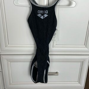 Arena, swim suit, one piece, navy size 28.